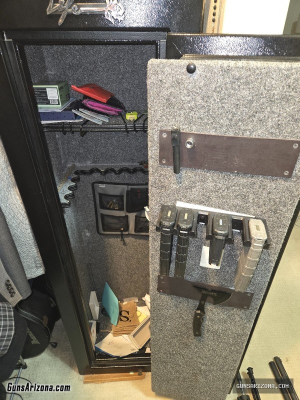 Gun Safe + 6 Firearms 3k