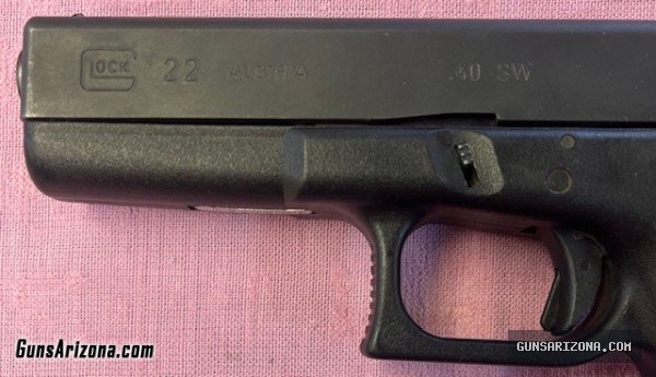 Glock 22 Gen2 .40S&W Semi-Auto Pistol