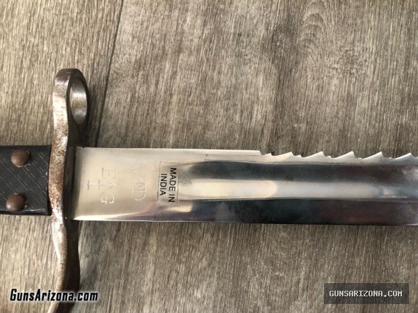 Sawback bayonet for the Martini Henry Artillery Carbine