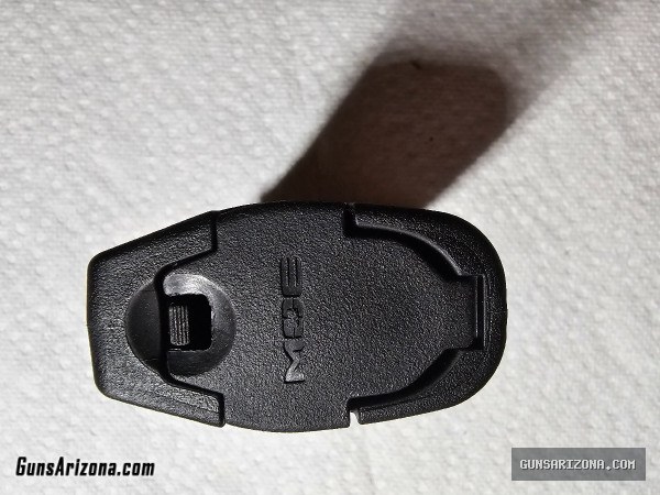 MAGPUL PISTOL GRIP $ 20.00