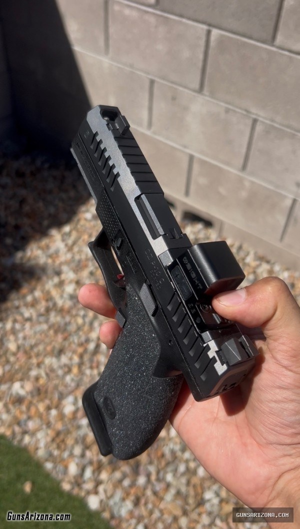 CZ P10C Ported + 2 holsters&upgrades