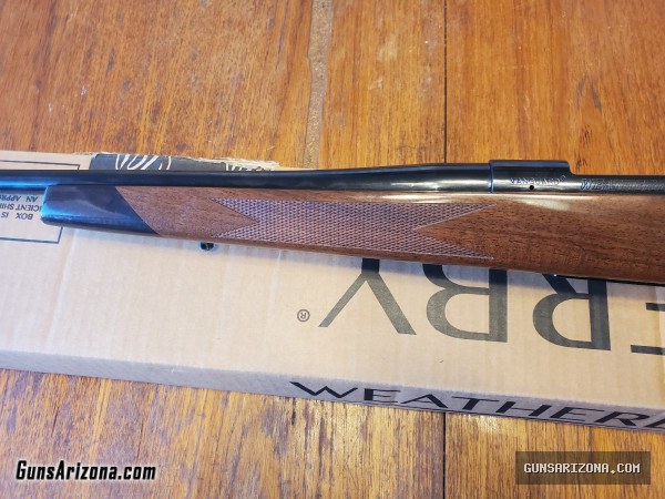 Weatherby bolt action rifle Vanguard 243 Walnut stock