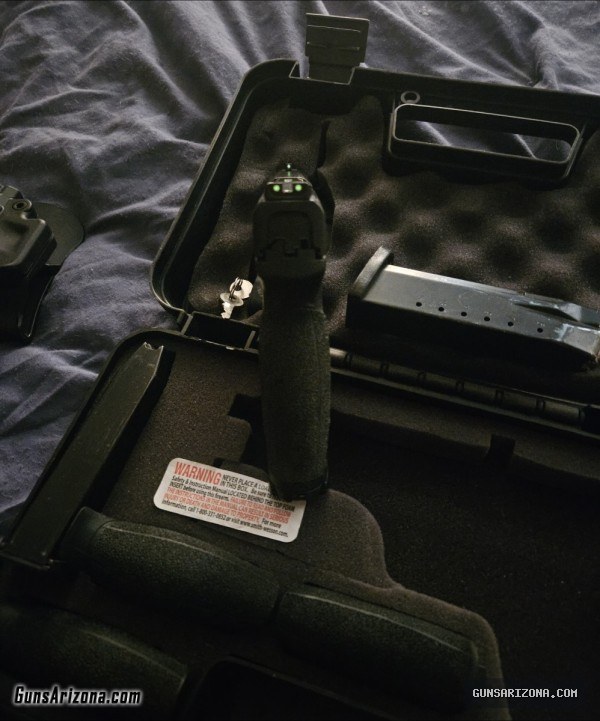 Smith & Wesson MP40