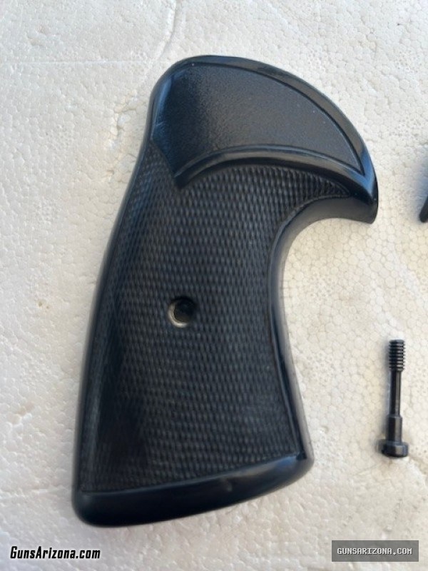 S&W K Frame Pachmayr Presentation Grips