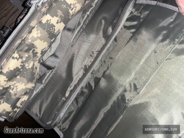 MaxPedotion Camo shoulder bag