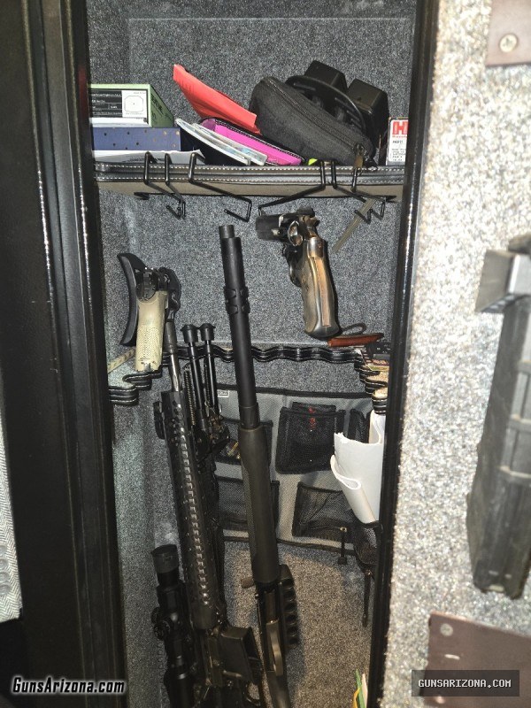 Gun Safe + 6 Firearms 3k