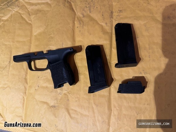 Sig P365 grip module works with 9mm and .380auto mags