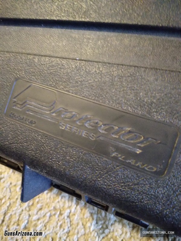 Plano Protector Series Model 1502 Rifle / Shotgun Case 51 Inches Long w/ Lock