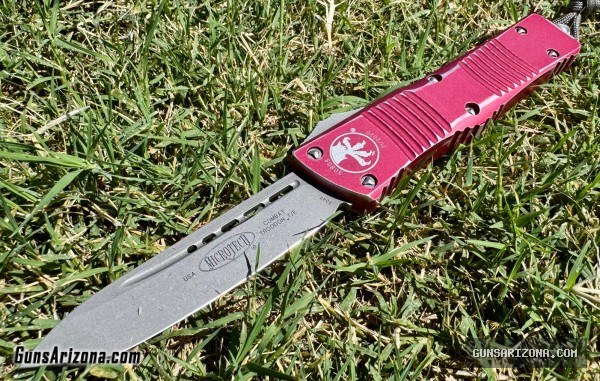MicroTech Combat Troodon SE Distressed Red