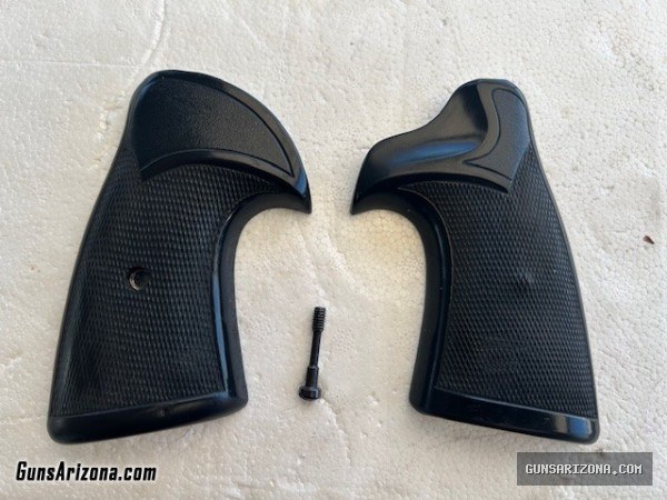 S&W K Frame Pachmayr Presentation Grips