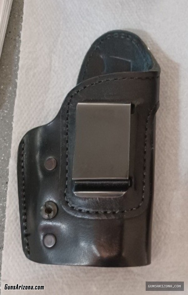 Urban carry lock leather