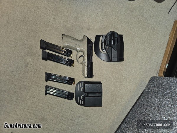 Gun Safe + 6 Firearms 3k