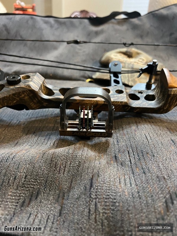 NIB LEGACY MATHEWS BOW