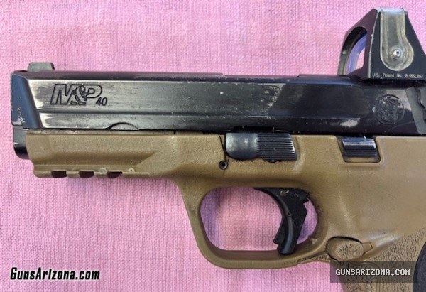 Smith & Wesson M&P40 40S&W Semi-Auto Pistol