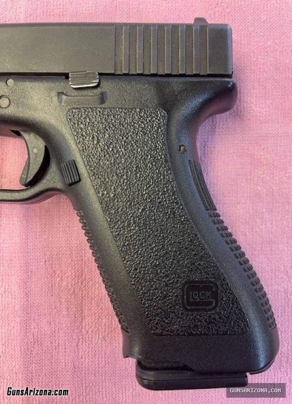 Glock 22 Gen2 .40S&W Semi-Auto Pistol