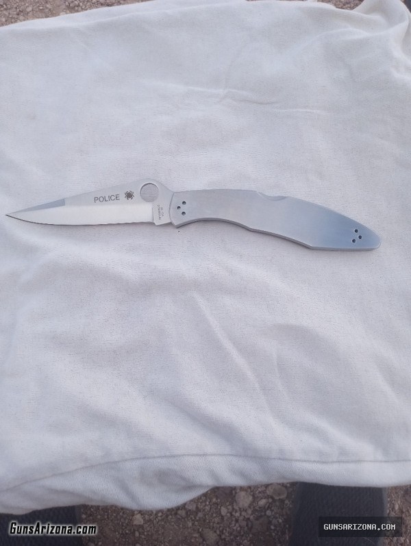 Spyderco police knife