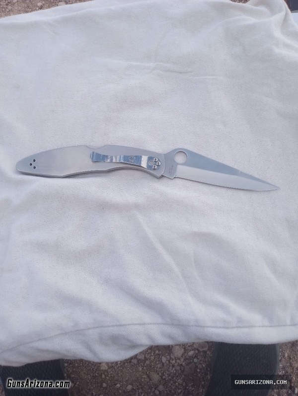 Spyderco police knife