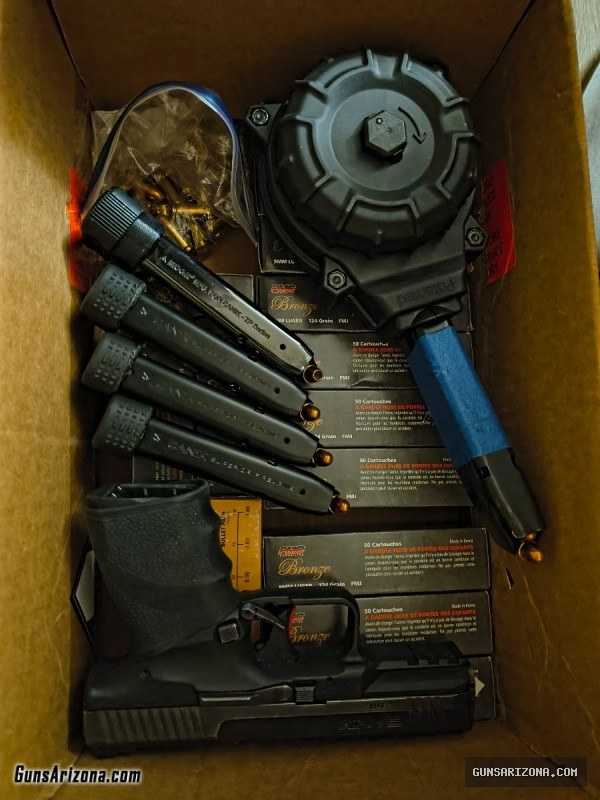 Canik TP9 SF Elite-S.  4 magazine's. 1 50 Rd drum.   850 rounds 9mm Ammunition.