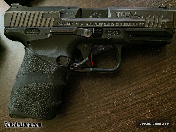 Canik TP9 SF Elite-S.  4 magazine's. 1 50 Rd drum.   850 rounds 9mm Ammunition.