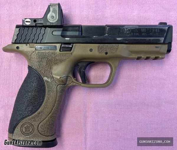 Smith & Wesson M&P40 40S&W Semi-Auto Pistol