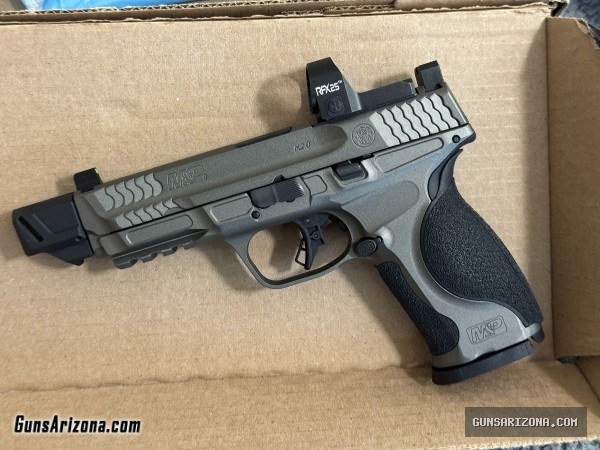 Smith & Wesson M&P 2.0 Metal with optic and upgrades