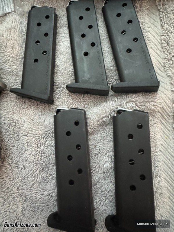 Beretta 3032 Tomcat 32ACP plus extras