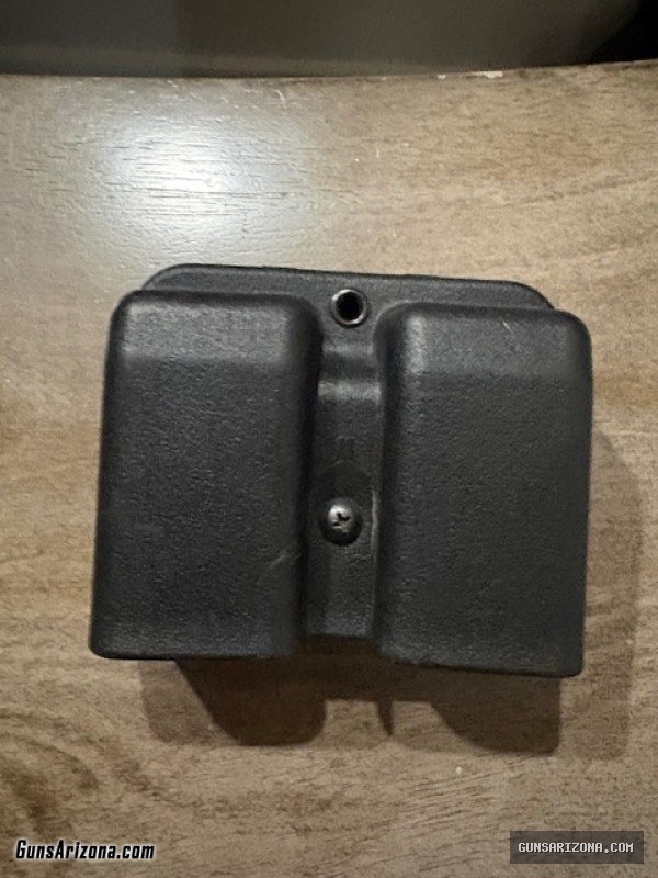 Magazine pouch
