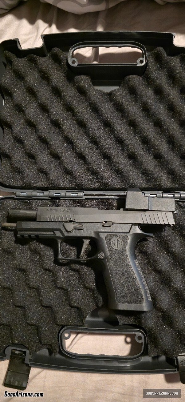 SIG SAUER P320 X-Full Size 9mm Pistol w/ Romeo1 PRO Reflex Sight