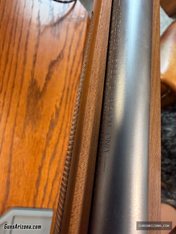 Winchester Model 70 Featherweight Stainless, Dark Maple 6.5cm