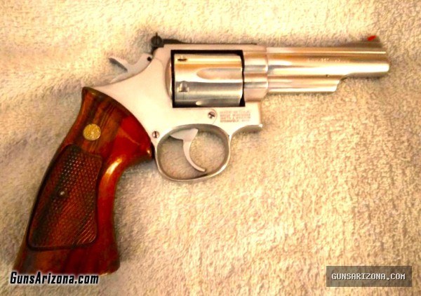 Smith & Wessom Model 66-2 4"