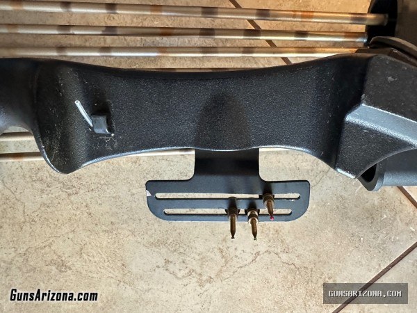 Bear compound bow, black mag model