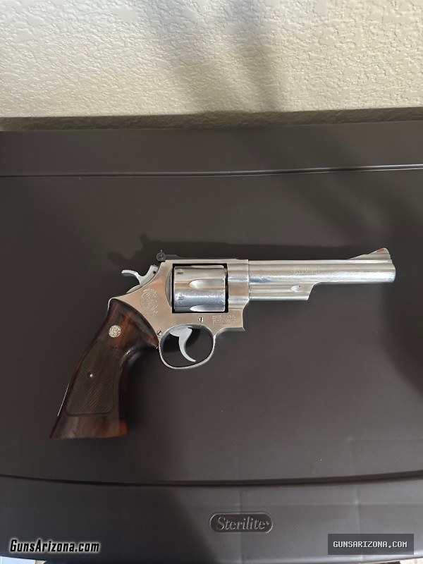 Smith and Wesson model 629 44 magnum, 6 inch barrel